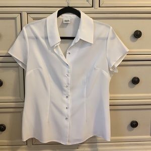 Ladies white button down short sleeve blouse (NWOT)